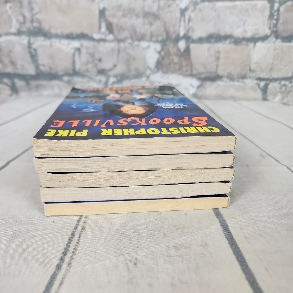 Vintage 90s Christopher Pike Spooksville Paperback Novels Set  of 5 - Picture 5 of 12